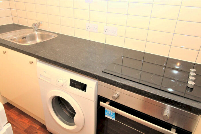 Studio To Rent In High Street, Colchester, CO1