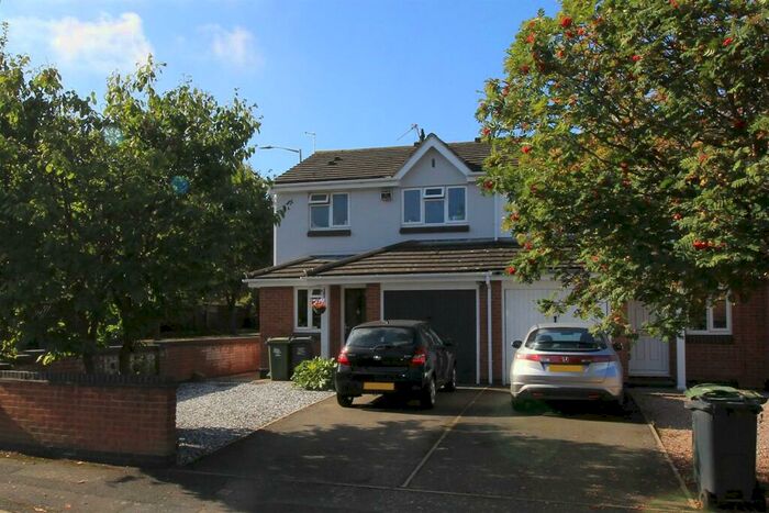 3 Bedroom Semi-Detached House To Rent In Speeds Pingle, Loughborough, LE11