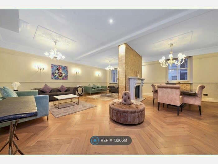 2 Bedroom Flat To Rent In Charles Street, London W1J