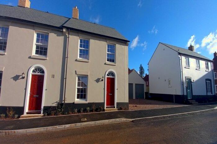 3 Bedroom Property To Rent In Sanford Rise, Wellington, TA21