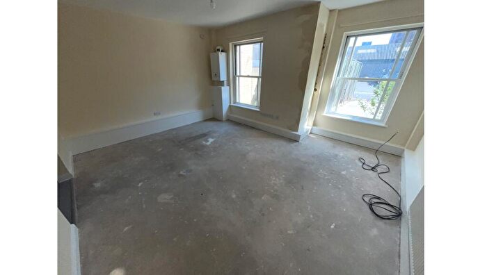 1 Bedroom Flat For Sale In Flat, High Street, Aldershot, Hampshire, GU11