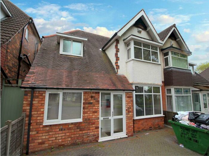 3 Bedroom Semi-Detached House To Rent In Shepherds Green Road, Erdington, Birmingham, B24