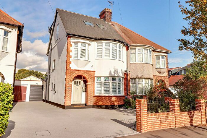 4 Bedroom Semi Detached House For Sale In Bridgwater Drive, Westcliff-on-Sea, SS0