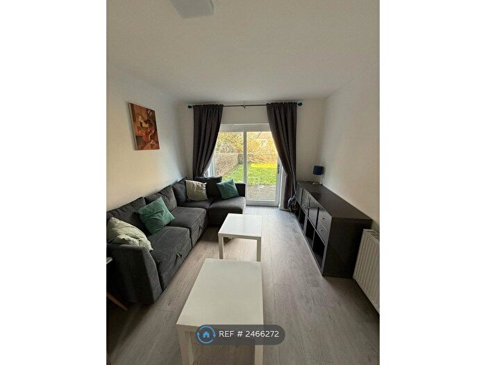 4 Bedroom Flat To Rent In Granville Terrace, Edinburgh, EH10