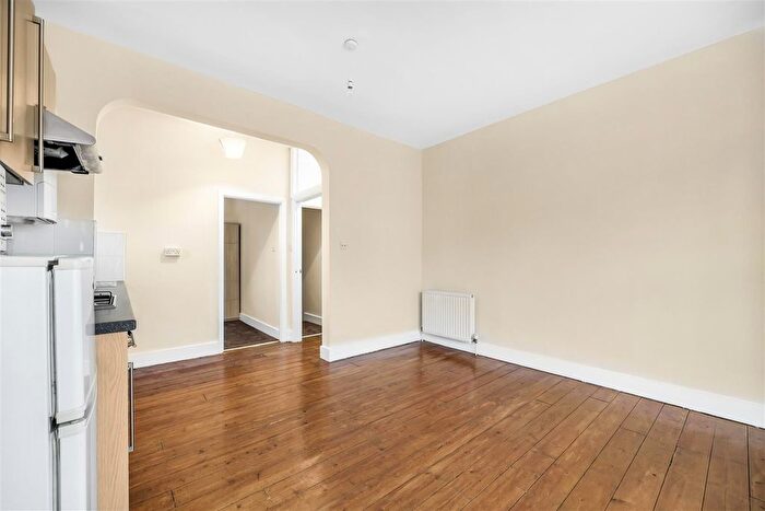 1 Bedroom Property To Rent In Kingston Road, London, SW20