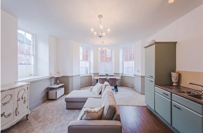 1 Bedroom Apartment For Sale In Villetts House, Cricklade Street, Old Town, SN1