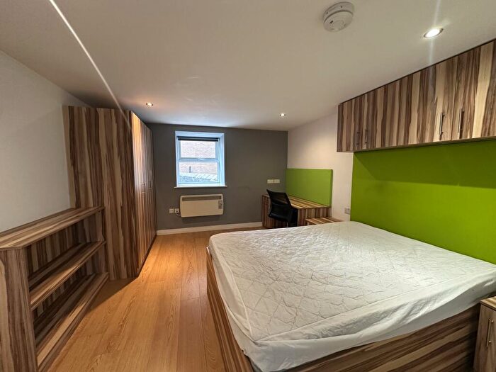 1 Bedroom Apartment To Rent In Kirkgate, Huddersfield, HD1