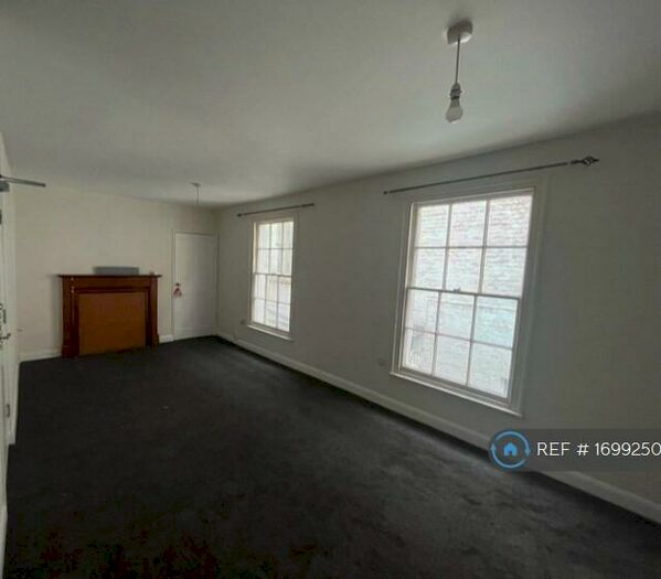 2 Bedroom Flat To Rent In High Street, Horncastle, LN9