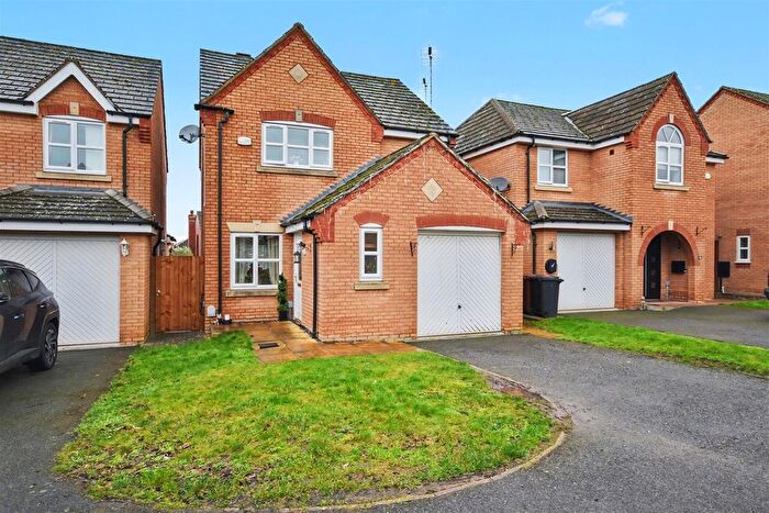 3 Bedroom Detached House For Sale In Newmarket Close, Corby, NN18