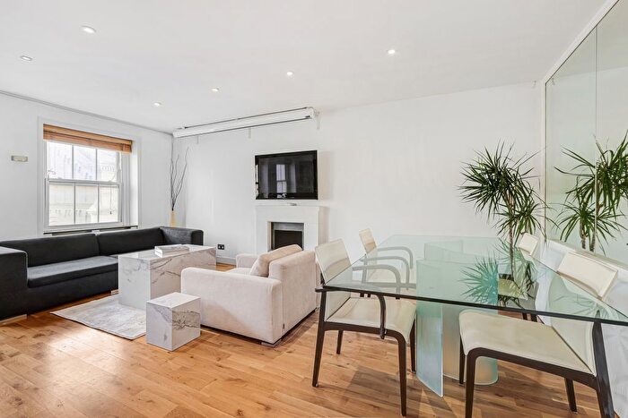 3 Bedroom Flat To Rent In Ennismore Gardens, Knightsbridge, SW7