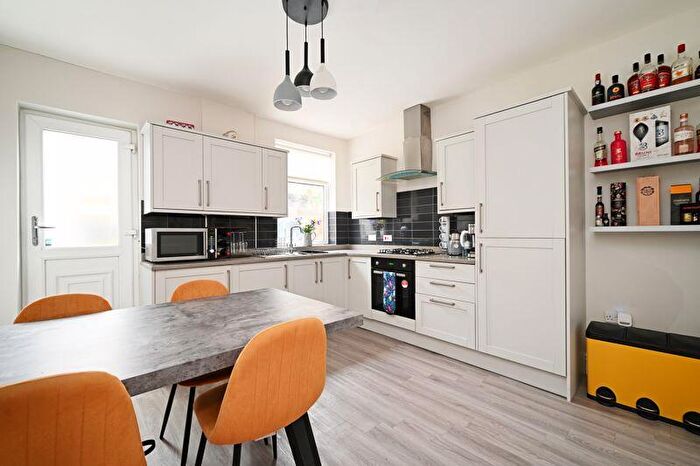 3 Bedroom Terraced House For Sale In Middlewood Road, Sheffield, S6