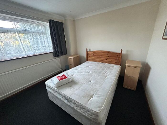 1 Bedroom Flat To Rent In Pashley Road, Eastbourne, BN20