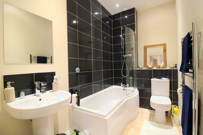1 Bedroom Flat To Rent In Silvester Road, Cowplain, Waterlooville, PO8
