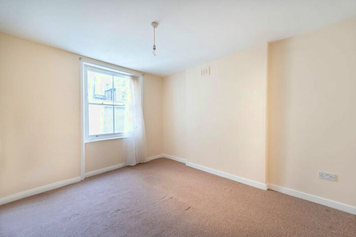 1 Bedroom Flat To Rent In Warlock Road, Maida Hill, London, W9