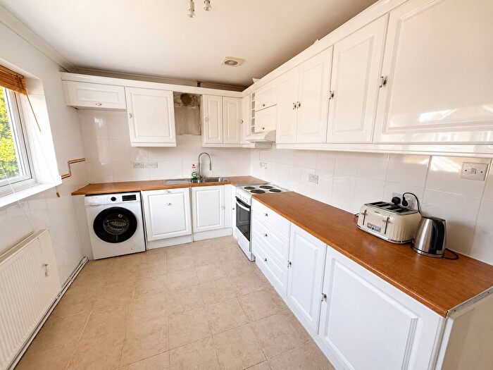 2 Bedroom Maisonette To Rent In Staines Road, Staines-Upon-Thames, TW18