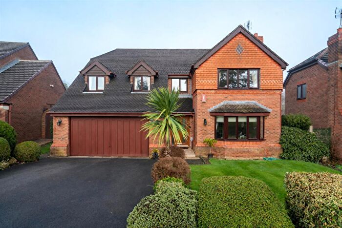 4 Bedroom Detached House For Sale In Wike Ridge Avenue, Alwoodley, LS17