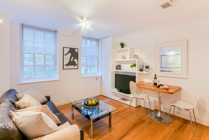 1 Bedroom Apartment To Rent In Carter Court, EC4V