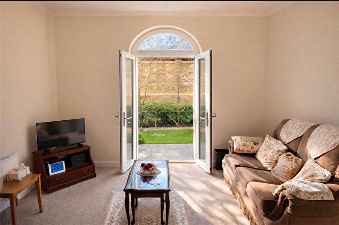 2 Bedroom Flat For Sale In Boundary Point, Coldstream Road, Caterham, Surrey, CR3