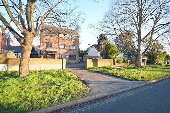 2 Bedroom Flat To Rent In C Cedar Court, Staunton Avenue, Hayling Island, Hampshire, PO11