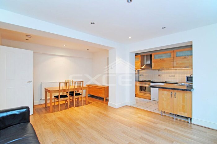 2 Bedroom Flat To Rent In Frognal, Hampstead, London, NW3