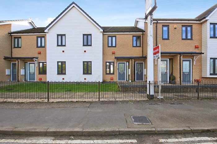 2 Bedroom House For Sale In Royal Court, Peterborough, PE1