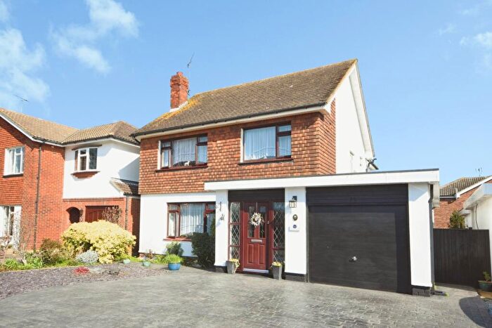 4 Bedroom Detached House For Sale In Wansfell Gardens, Thorpe Bay, Essex, SS1