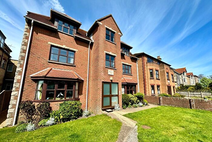 2 Bedroom Flat For Sale In Victoria Avenue, Swanage, BH19