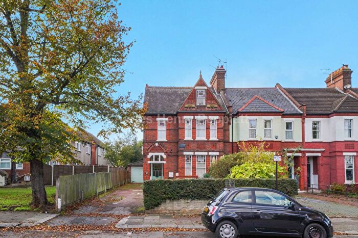 Studio To Rent In Palmerston Road, Bowes Park, N22