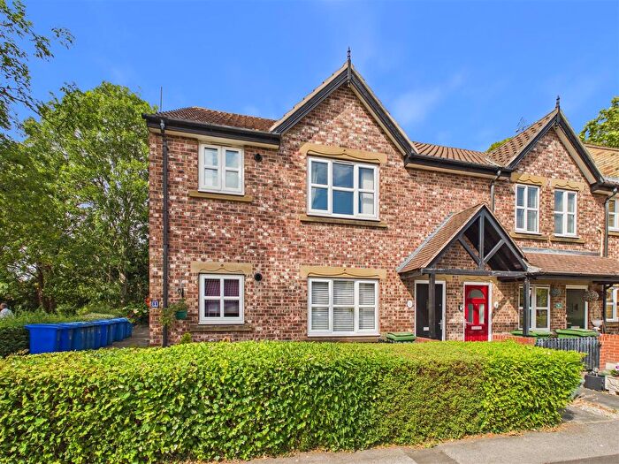 2 Bedroom Flat For Sale In John Gray Court, Willerby, Hull, HU10