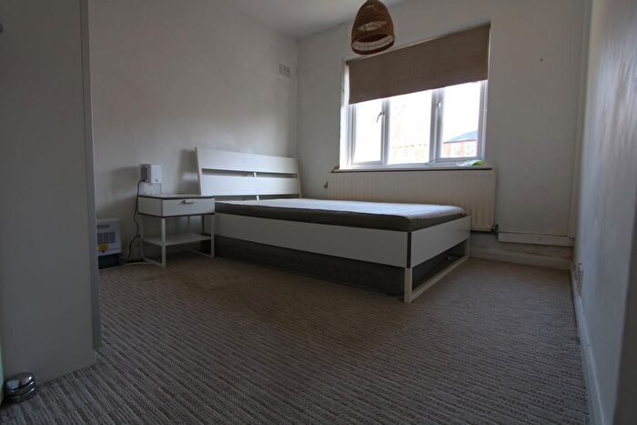 2 Bedroom Flat To Rent In Elmbourne Road, Balham, SW17