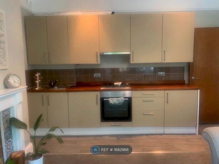 1 Bedroom Flat To Rent In Park Avenue, Hull, HU5