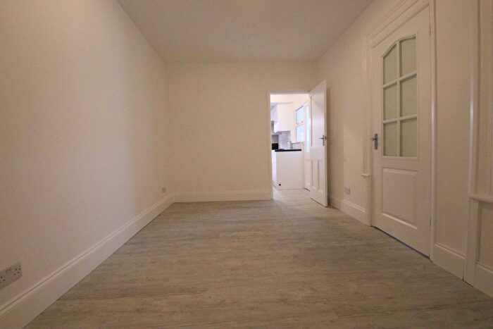 1 Bedroom Flat To Rent In Lascotts Road, London, N22