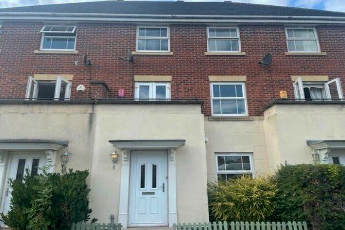 5 Bedroom Town House To Rent In Portland Road, Warrington, WA5