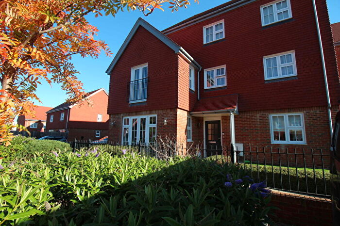 2 Bedroom Flat For Sale In Tregothan House, Tadworth, KT20