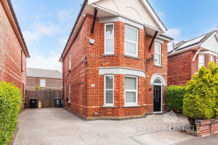 3 Bedroom Detached House For Sale In Shaftesbury Road, Bournemouth, Bournemouth Christchurch Poole, BH8