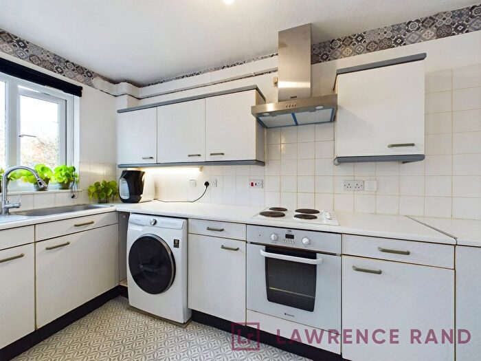 1 Bedroom End Of Terrace House To Rent In Rabournmead Drive, Northolt, Middlesex, UB5