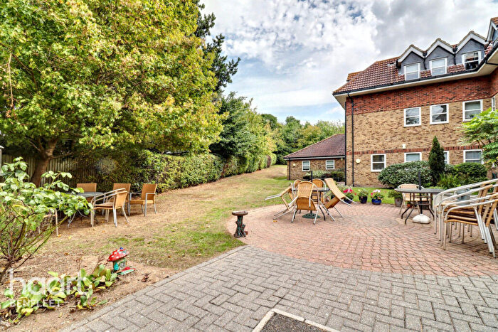 1 Bedroom Retirement Property For Sale In High Road, Benfleet, SS7