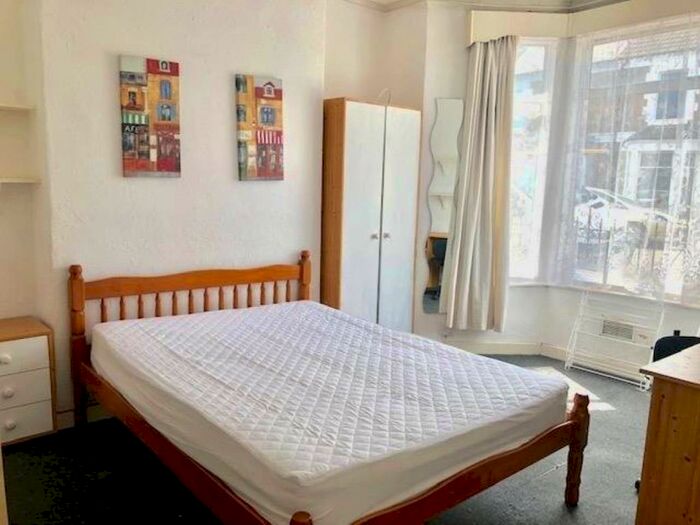 4 Bedroom House To Rent In Angus Street, Roath, CF24