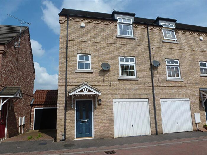 3 Bedroom Town House To Rent In Steeple View, Wisbech, PE13