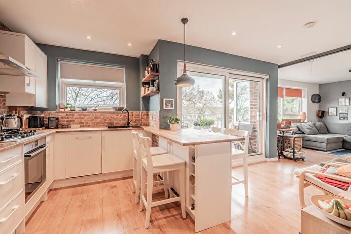 2 Bedroom Flat For Sale In Green Acres, The Crescent, Sidcup, Kent, DA14