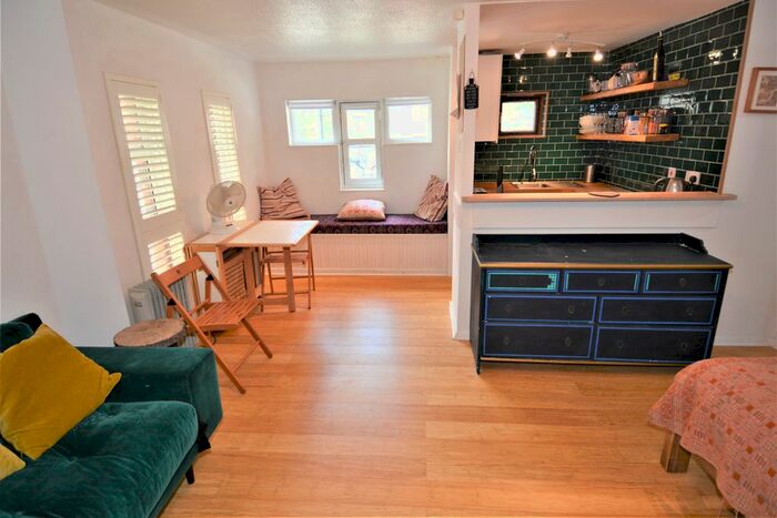 Studio To Rent In Moreton Street, London, SW1V