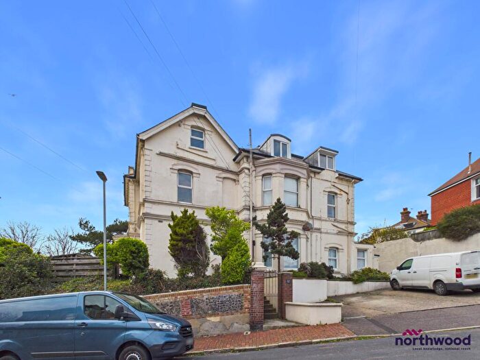 3 Bedroom Flat To Rent In Hurst Road, Upperton, Eastbourne, BN21