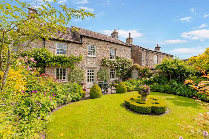 3 Bedroom Detached House For Sale In Cairn View, Preston Under Scar, DL8