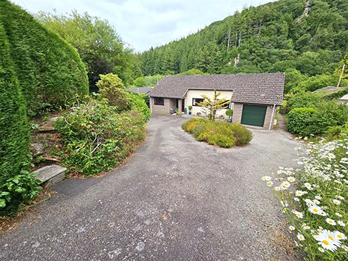 3 Bedroom Detached Bungalow For Sale In Tamar Way, Gunnislake, PL18