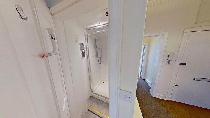 3 Bedroom Flat To Rent In Grindlay Street, Edinburgh, EH3