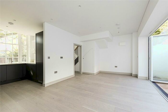 3 Bedroom House To Rent In Raglan Street, London, NW5