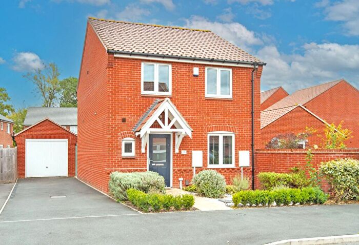 3 Bedroom Detached House To Rent In Scafell Avenue, Chesterfield, S41