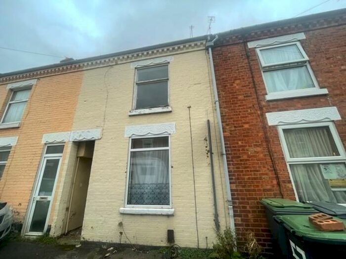 3 Bedroom House To Rent In Crabb Street, Rushden, NN10