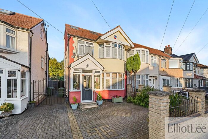 4 Bedroom End Of Terrace House For Sale In Carlyon Avenue, Harrow, HA2