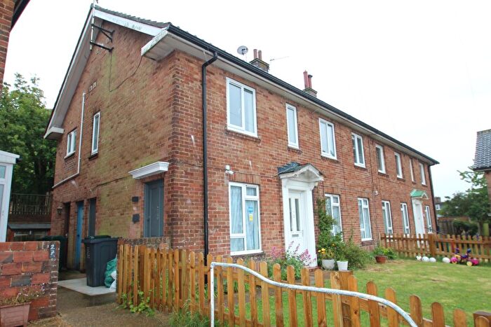 2 Bedroom Flat To Rent In Barnet Way, Hove, BN3